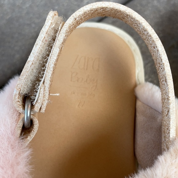 Zara Baby Pink Fuzzy Sandal Size 22 - Picture 5 of 6